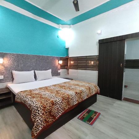 Hotel Vijay ราจกี ภายนอก รูปภาพ