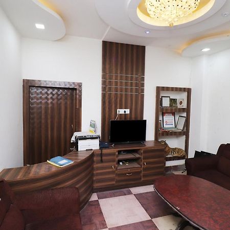 Hotel Vijay ราจกี ภายนอก รูปภาพ