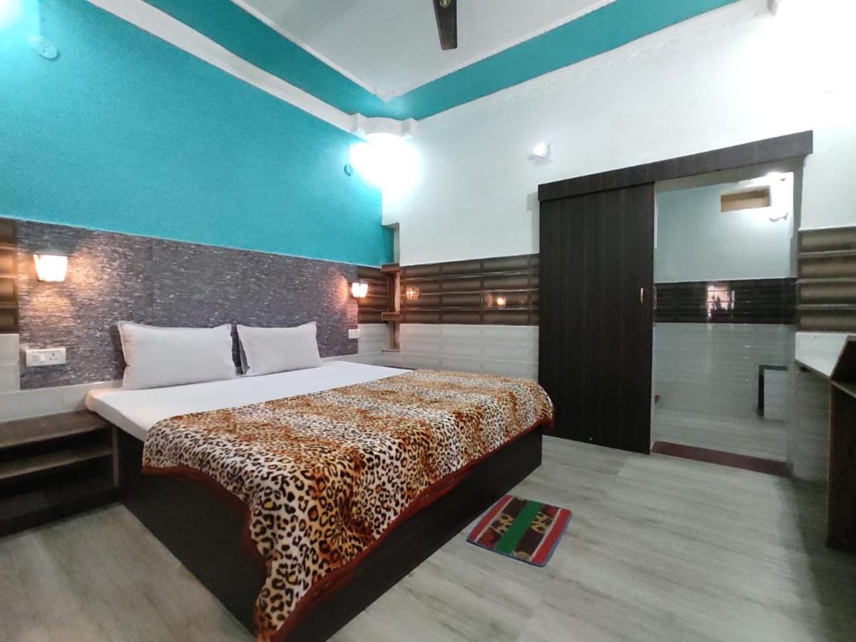 Hotel Vijay ราจกี ภายนอก รูปภาพ