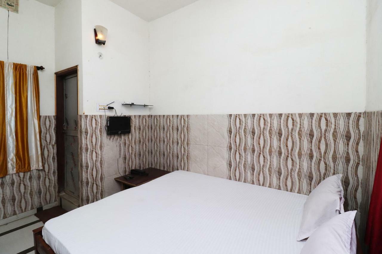 Hotel Vijay ราจกี ภายนอก รูปภาพ