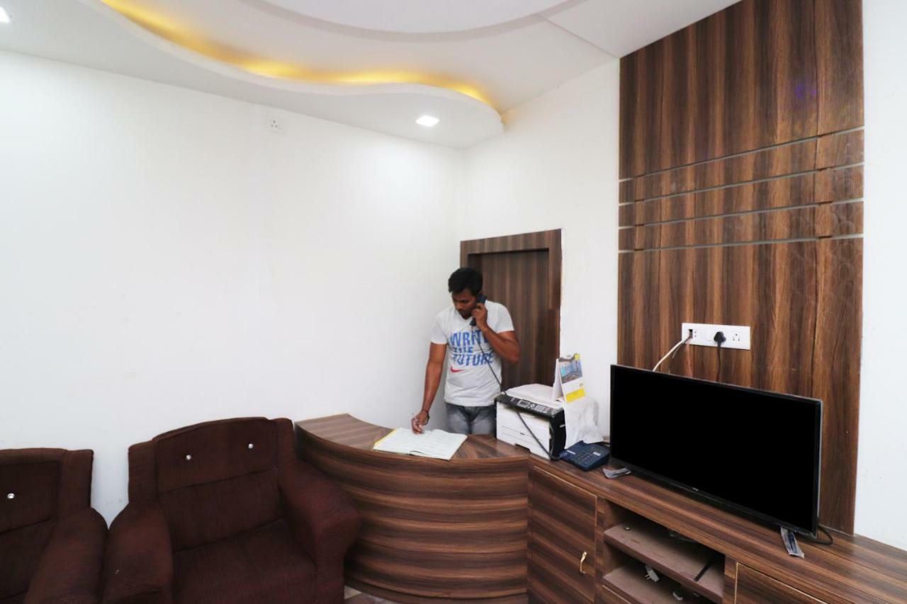 Hotel Vijay ราจกี ภายนอก รูปภาพ